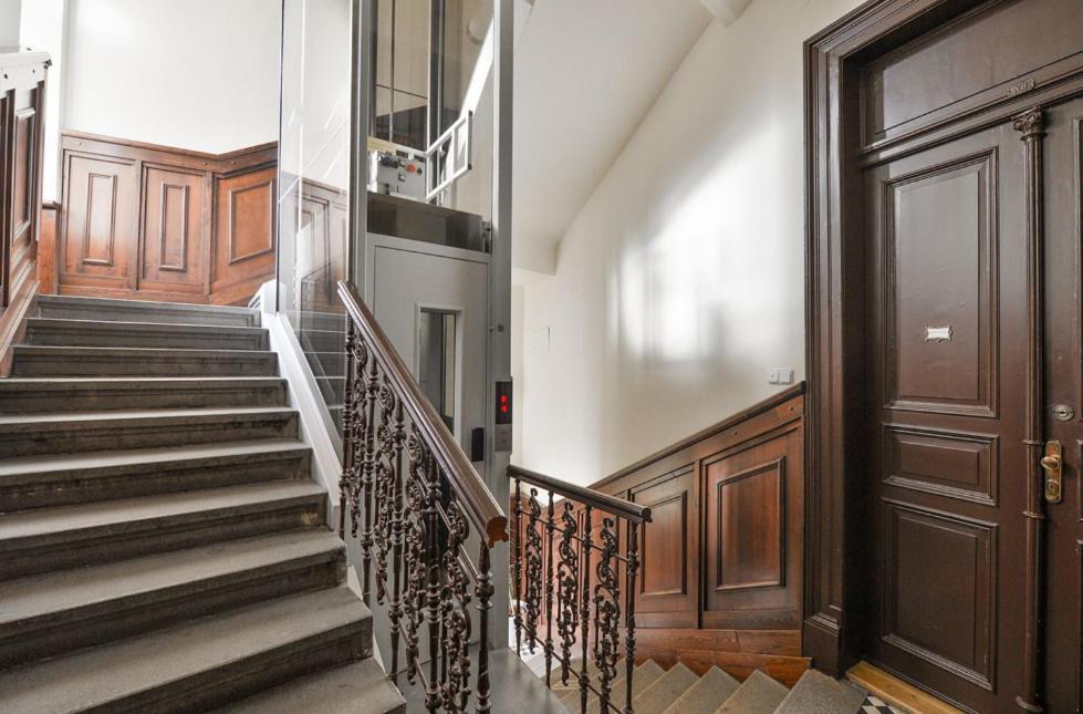 Large And Modern In The Heart Of * Praag