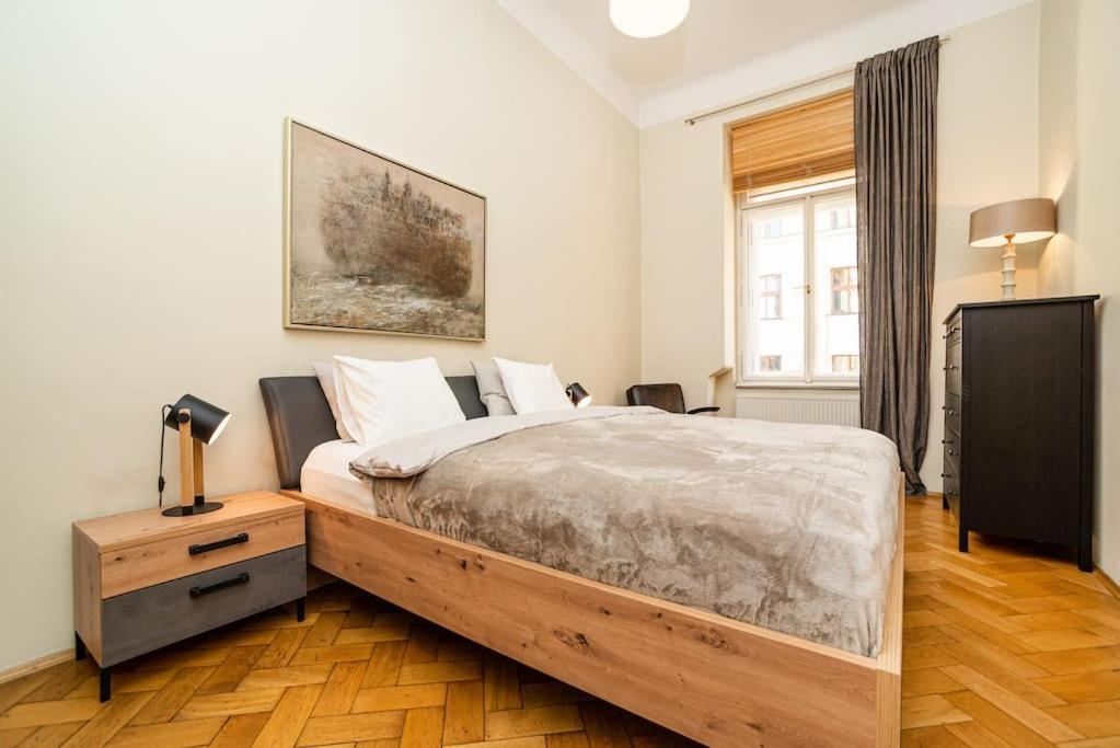 Large And Modern In The Heart Of Appartement
