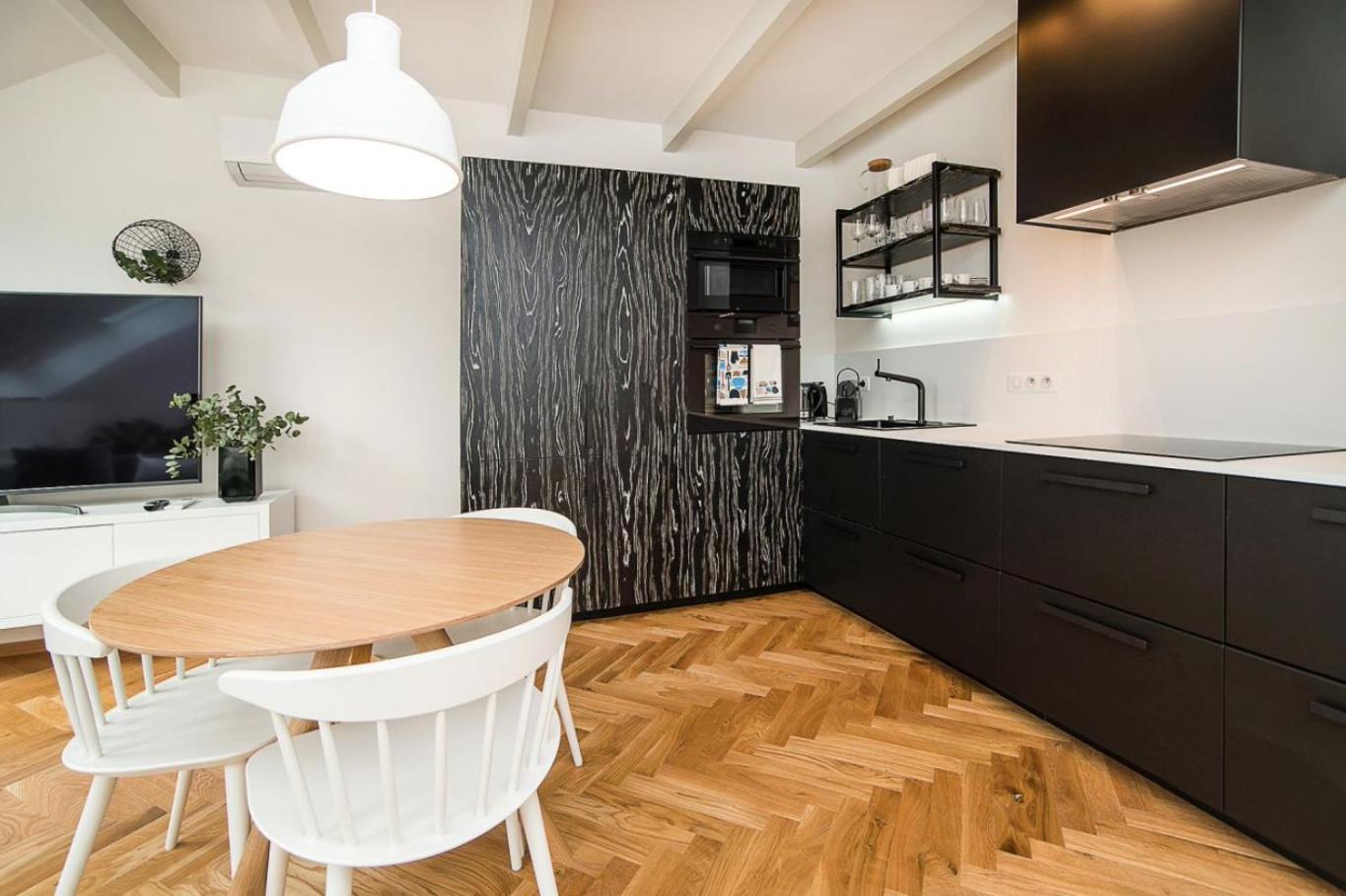 Large And Modern In The Heart Of * Praag