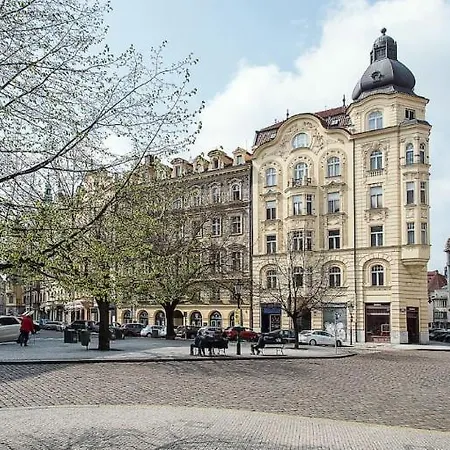Large And Modern Apartment In The Heart Of Praha Exteriér fotografie
