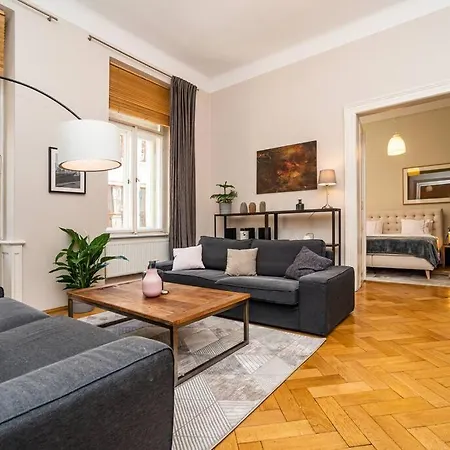 Large And Modern Apartment In The Heart Of Praha Exteriér fotografie