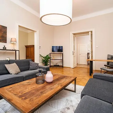Large And Modern Apartment In The Heart Of Praha Exteriér fotografie