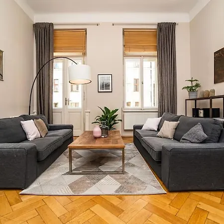 Large And Modern Apartment In The Heart Of Praha Exteriér fotografie