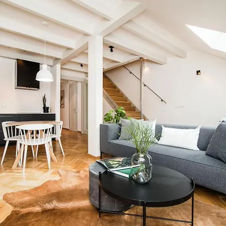 Large And Modern Apartment In The Heart Of Praha Exteriér fotografie
