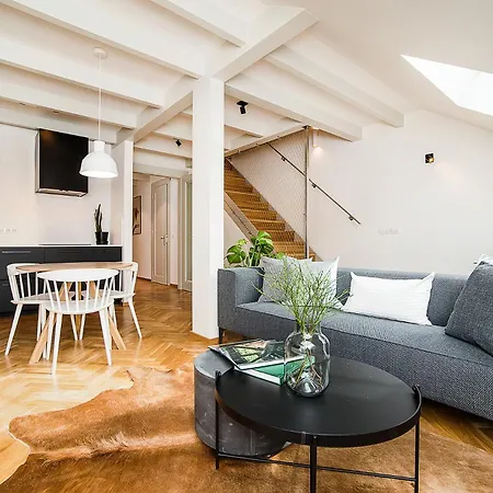 Large And Modern Apartment In The Heart Of Praha Exteriér fotografie