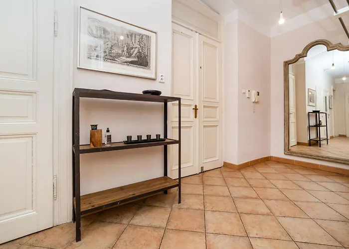 Large And Modern Apartment In The Heart Of Prague